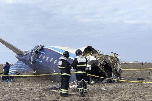 Autoridades dizem que queda de avião no Cazaquistão foi causada por míssil russo