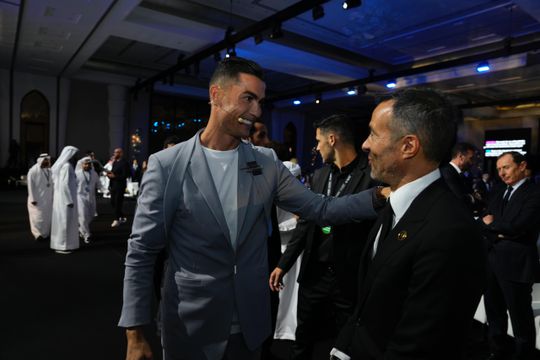 Olha quem se juntou: os sorrisos de Ronaldo e Mendes no Dubai (fotos)