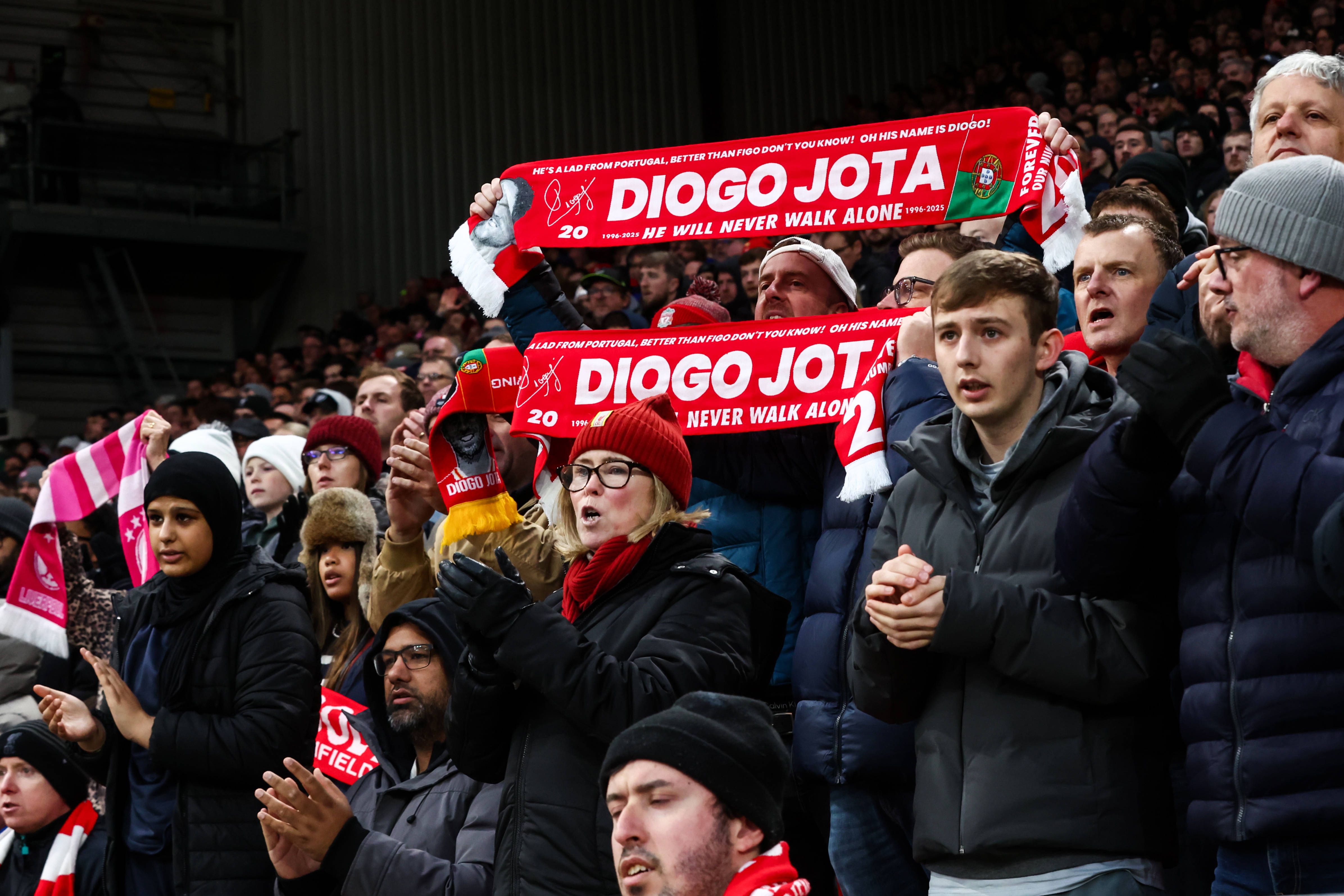 Adeptos do Liverpool não esquecem Diogo Jota