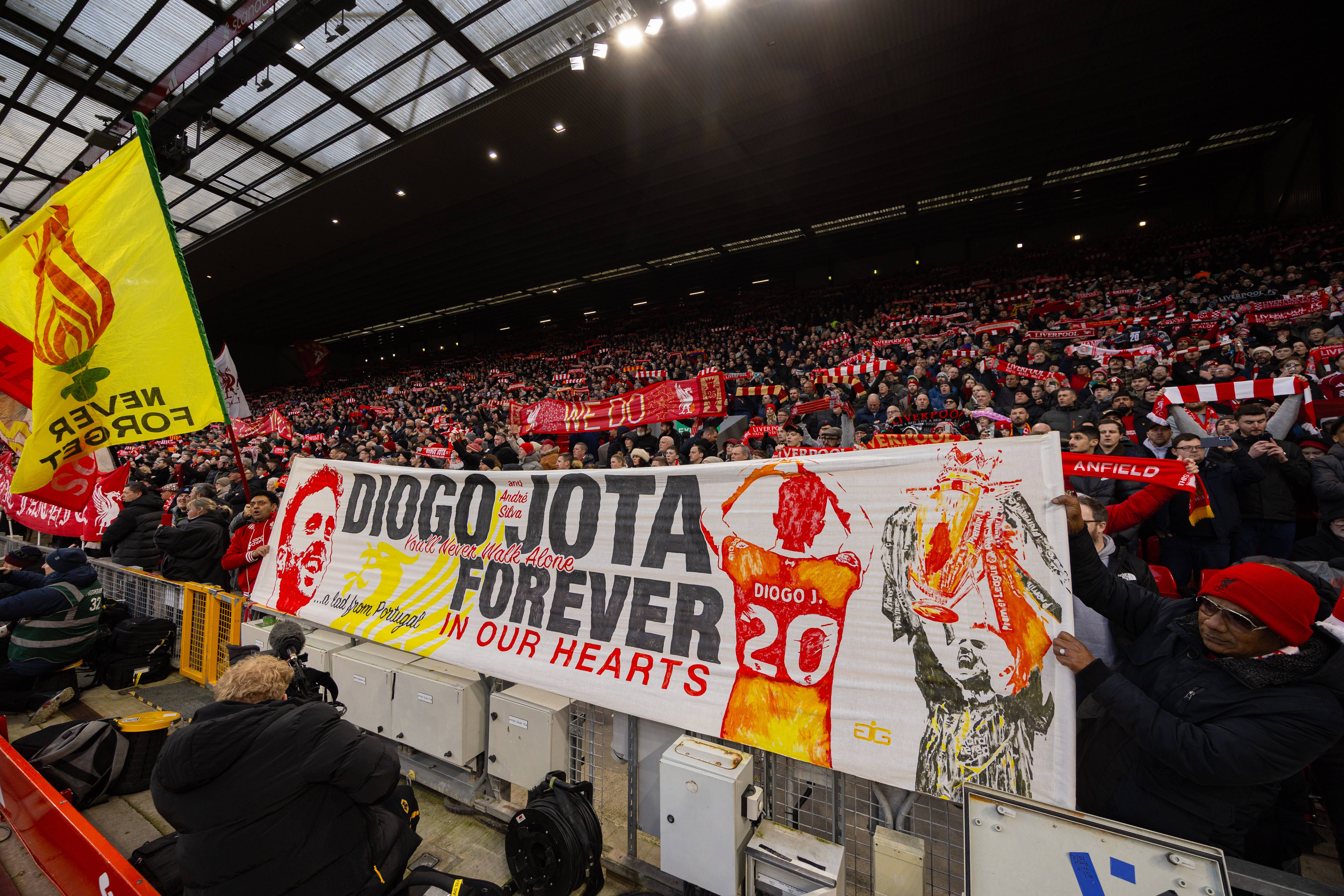 Adeptos do Liverpool não esquecem Diogo Jota
