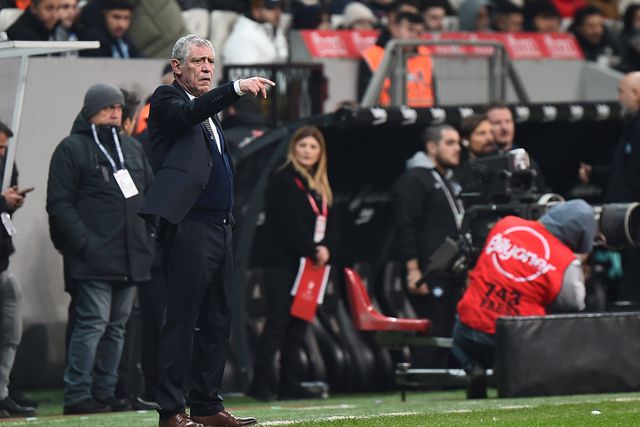 Besiktas, de Fernando Santos, perde e prolonga série de maus resultados