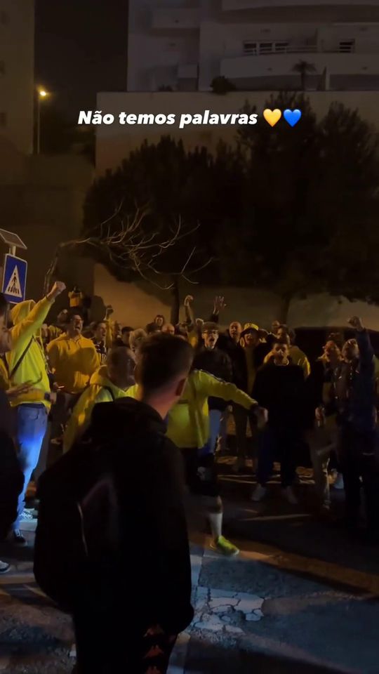 Como os adeptos do Estoril receberam a equipa depois da derrota na Taça da Liga