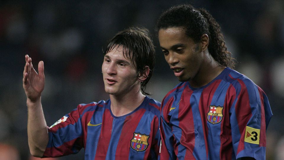 Ronaldinho defende Messi: «Para mim ainda é o melhor do mundo»