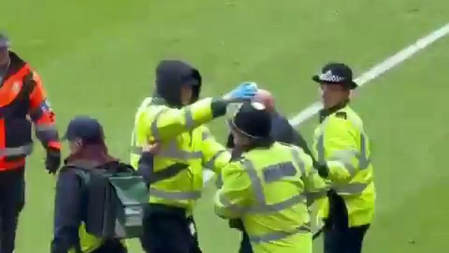 Assim ficou o adepto agredido no West Brom-Wolverhampton