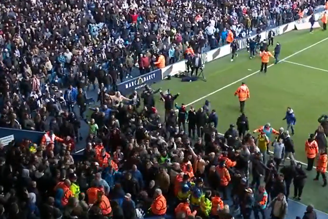 VÍDEO: confusão nas bancadas interrompeu o West Brom-Wolverhampton