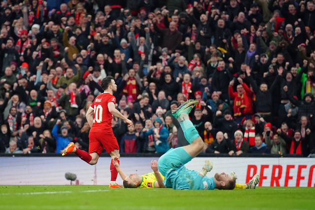 Taça de Inglaterra: Darwin e Diogo Jota marcam e Liverpool segue em frente