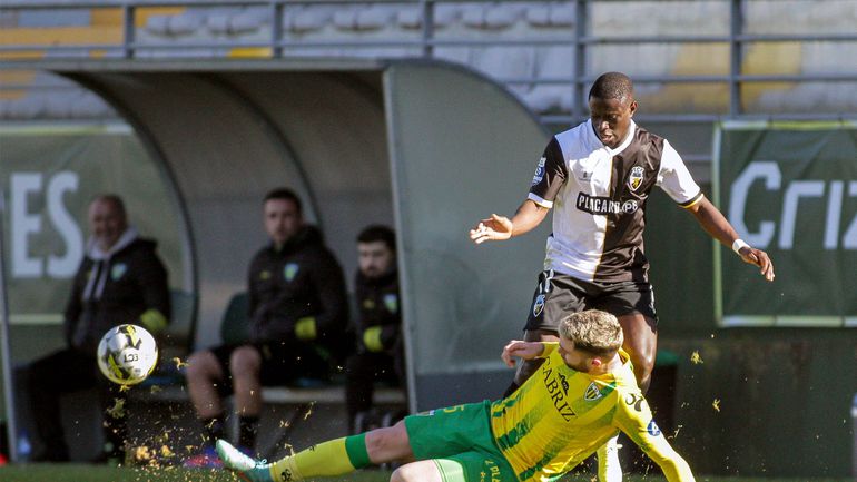 Os destaques do Farense: Elves Baldé esteve (bem) em todo o lado
