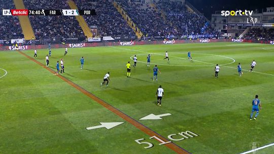 Vídeo: FC Porto achava que tinha aumentado a vantagem neste lance, mas...