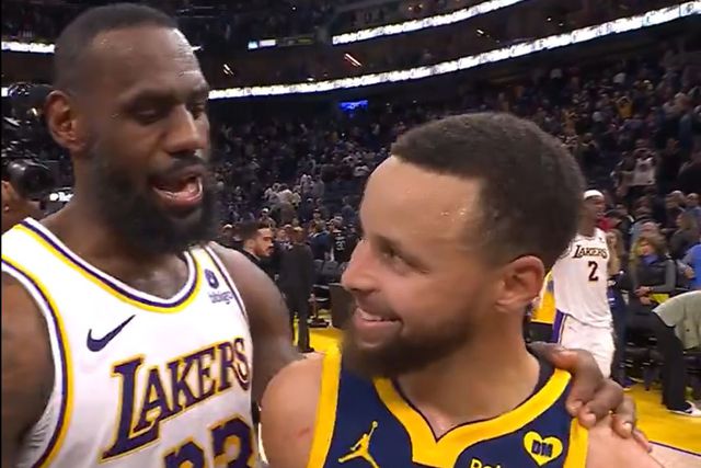 Vídeo: Espectáculo LeBron-Curry acabou em abraço