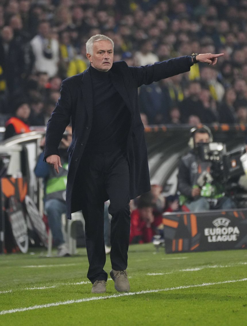 José Mourinho, treinador do Fenerbahçe