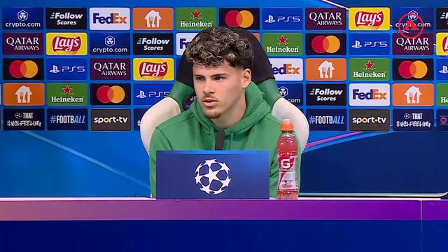 «Treinador dá-me confiança para ir aprendendo essa posição»