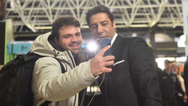 Rui Costa embarca para Itália na véspera do Juventus-Benfica (foto: Miguel Nunes)