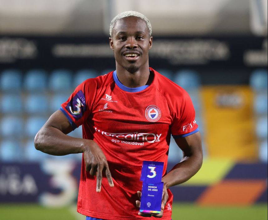 Eric Ayiah já se despediu do Trofense, clube que representou na última temporada e meia, e deve ser apresentado pelo Felgueiras nos próximos dias