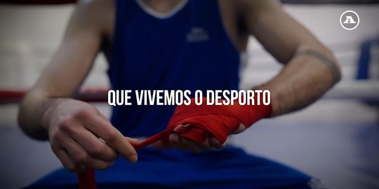 A BOLA: sempre a jogar para a frente