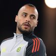 Arthur Cabral a aquecer antes de um jogo do Benfica
