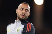 Arthur Cabral a aquecer antes de um jogo do Benfica