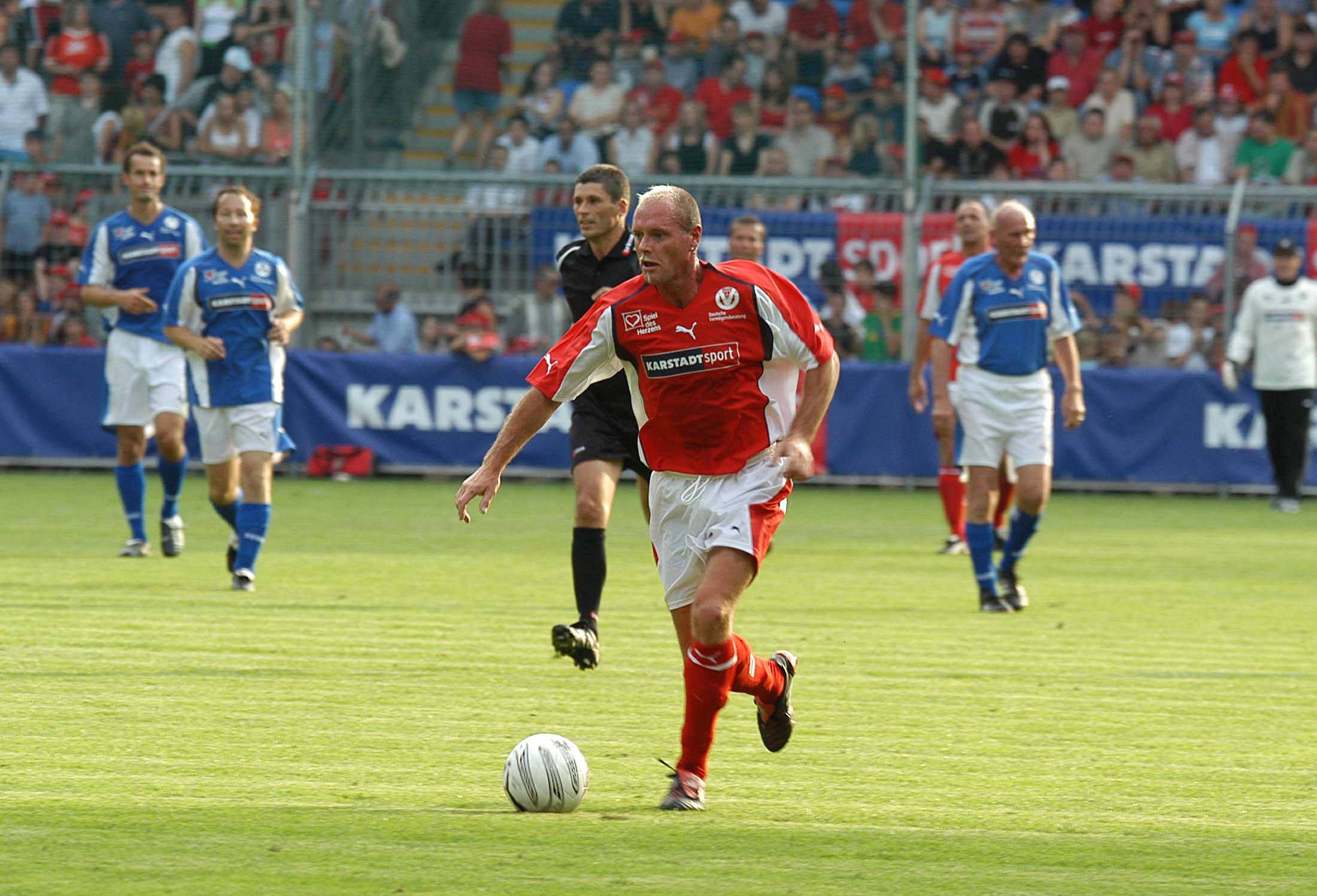 Paul Gascoigne, Gansu Tianma – Boston United (2004). ‘Gazza’ teve uma passagem curta pela China antes de ingressar no último clube da carreira (IMAGO)
