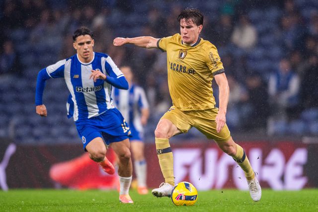 Camisola 6 chegou no início da época passada ao Vila Nova e rapidamente se impôs como titular