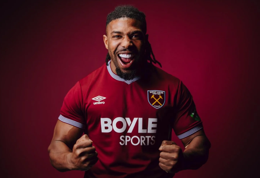 Adama Traoré – fullback, devido à combinação de velocidade e força - Foto: West Ham