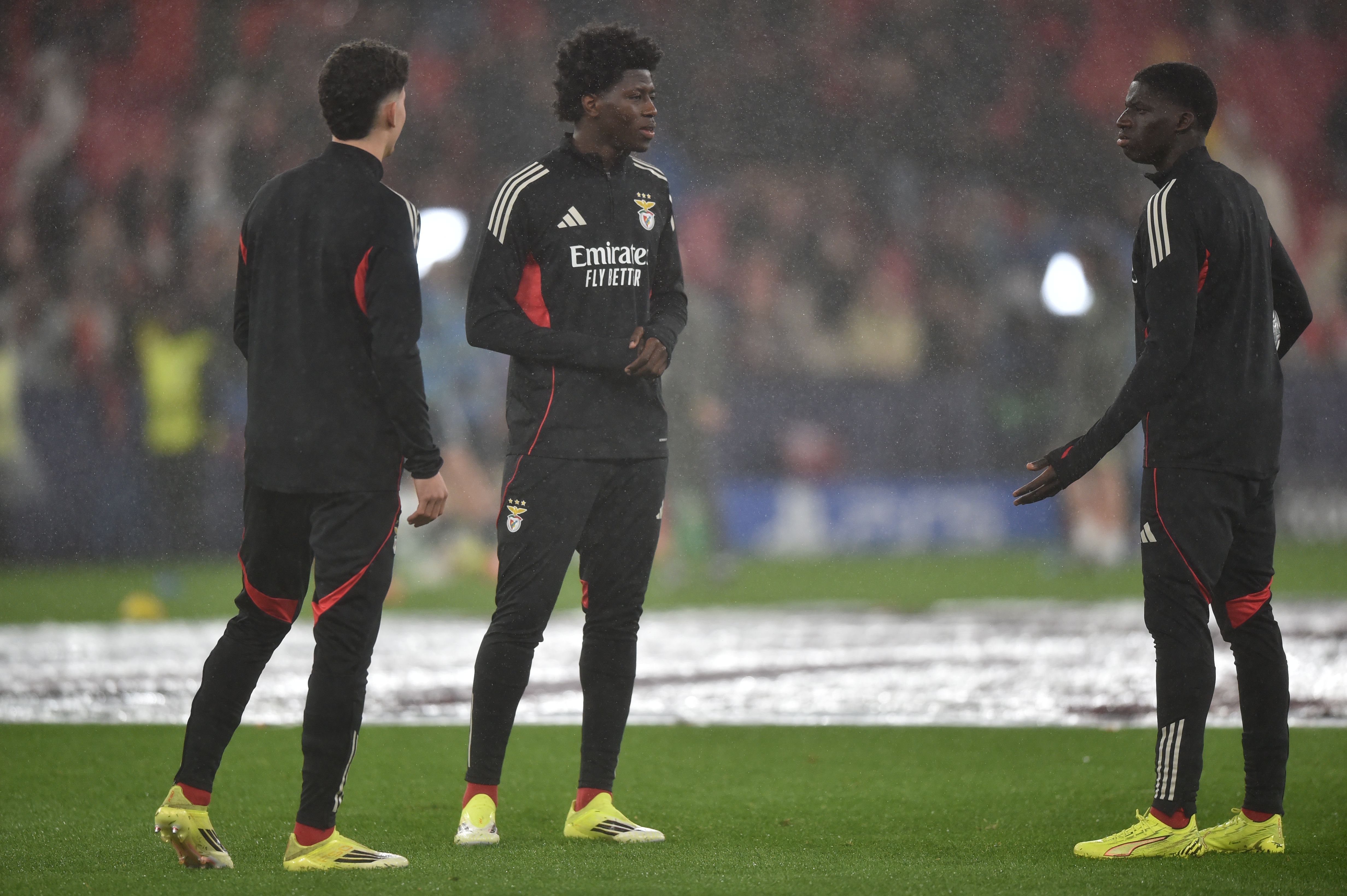 Um cheiro da juventude encarnada: Anísio Cabral, Banjaqui e José Neto - Foto: Miguel Nunes