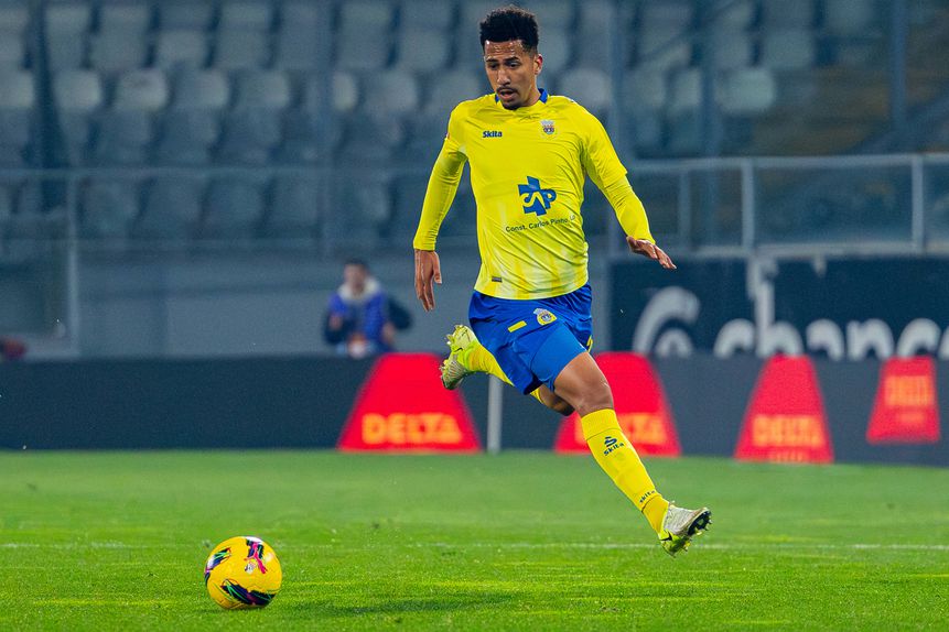 Canhoto está de volta ao futebol português, onde já havia vestido a camisola do Arouca