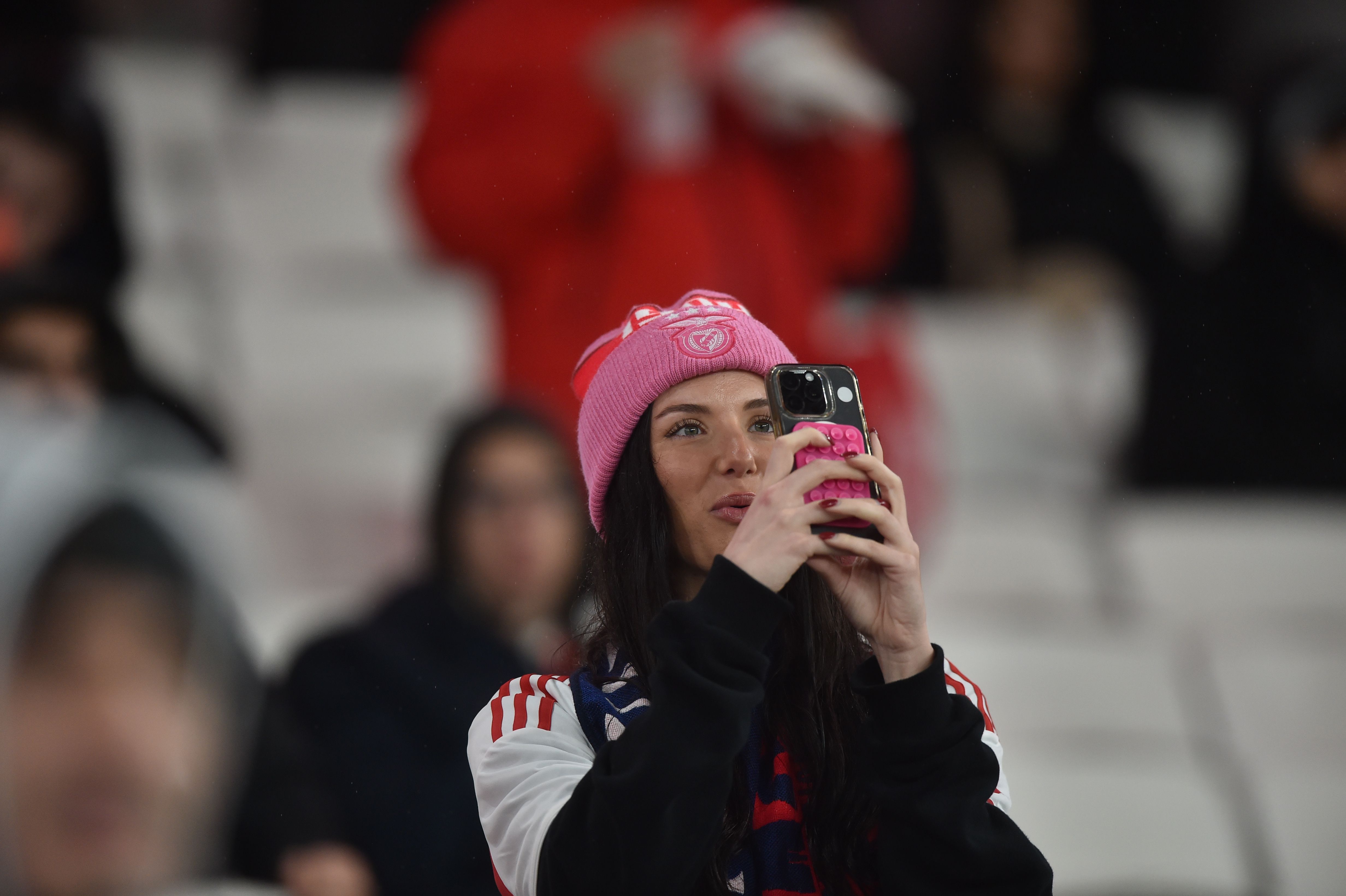 Chuva não afastou os adeptos da Luz - Foto: Miguel Nunes