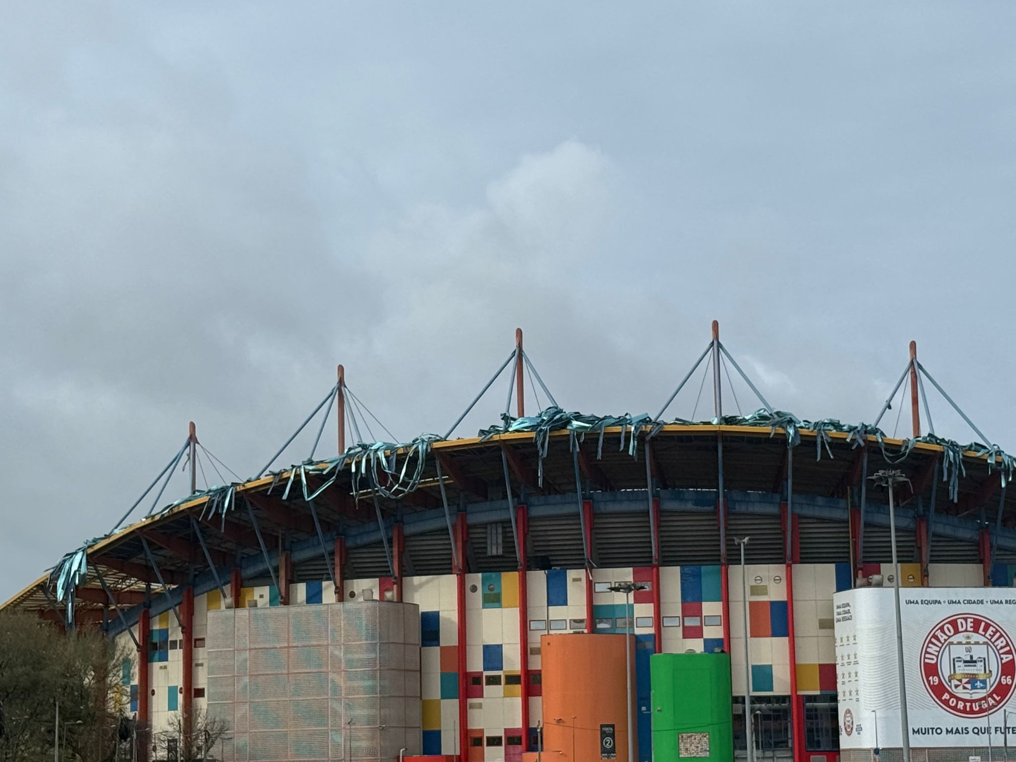Danos no Estádio Dr. Magalhães Pessoa, do UD Leiria (D.R.)