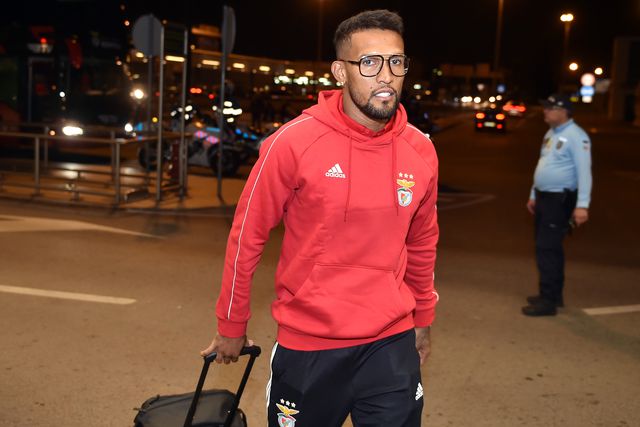 Ex-Benfica publica vídeo a conduzir a 188 km/h