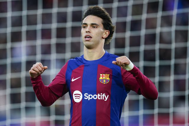 Quem não tem cão caça com gato: o plano do Barcelona para manter João Félix