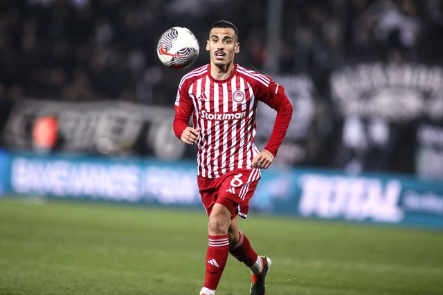 Armada lusa do Olympiakos perde dérbi na compensação