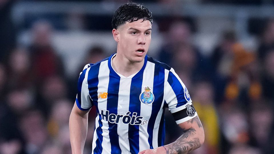 Nehuén Pérez, defesa-central do FC Porto