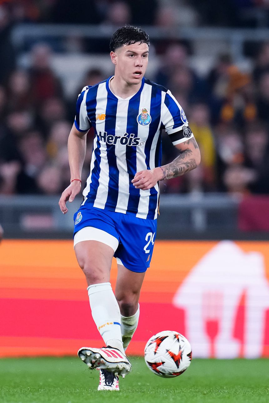 Nehuén Pérez, defesa-central do FC Porto