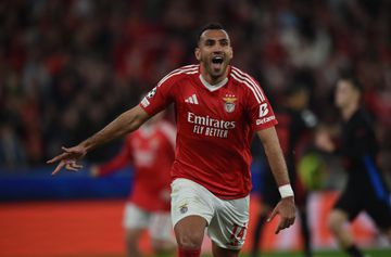 Benfica: Pavlidis é o fantasma do Barcelona