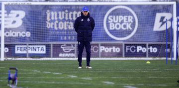 Respeito pelos adeptos, «mudar pequenas coisas» no sistema tático e Arouca: tudo o que disse Martín Anselmi