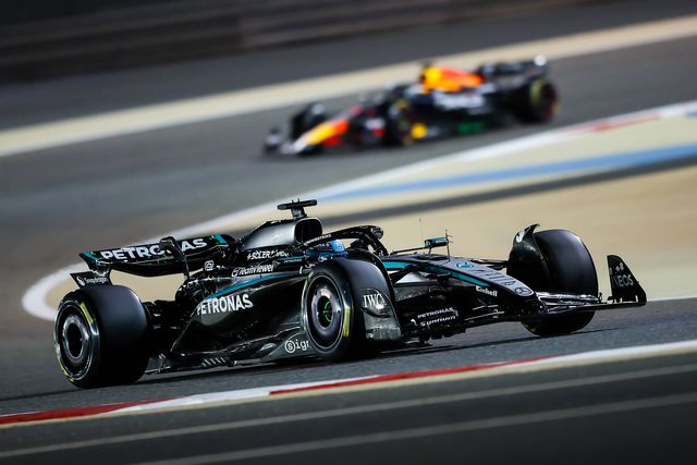 Russell não facilita Verstappen