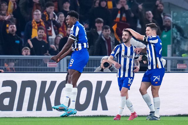 Samu festeja golo com a camisola do FC Porto