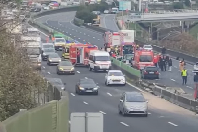 Acidente com oito veículos corta trânsito na A1 