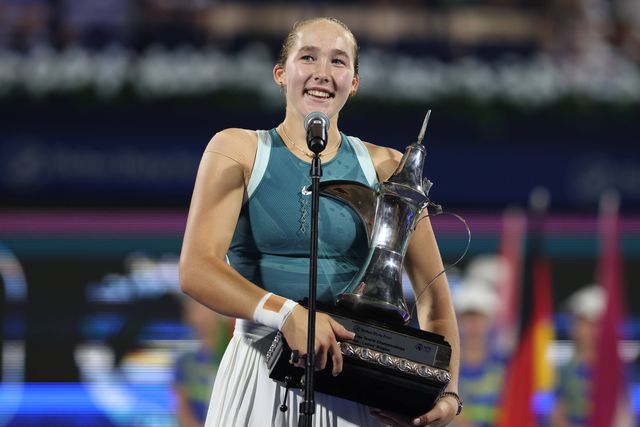 É milionária, mas tem de pedir dinheiro ao pai para comprar batatas fritas