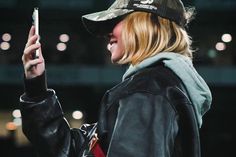 Camisola, relvado e Jubas: Sporting mostra visita de Sydney Sweeney a Alvalade