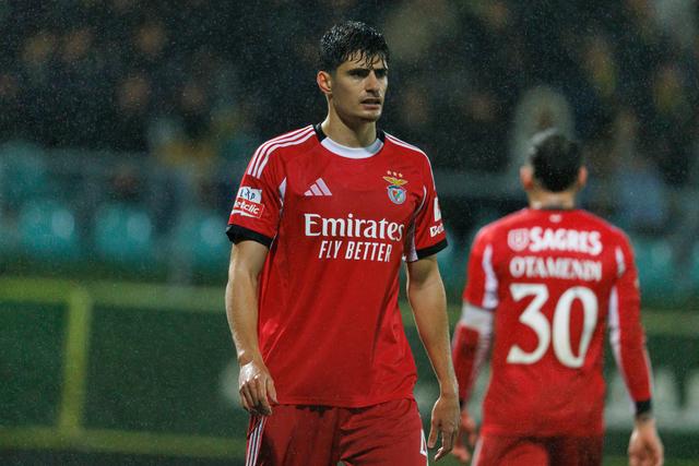 Benfica: tem só 22 anos mas pode 'ficar gigante' em Barcelos