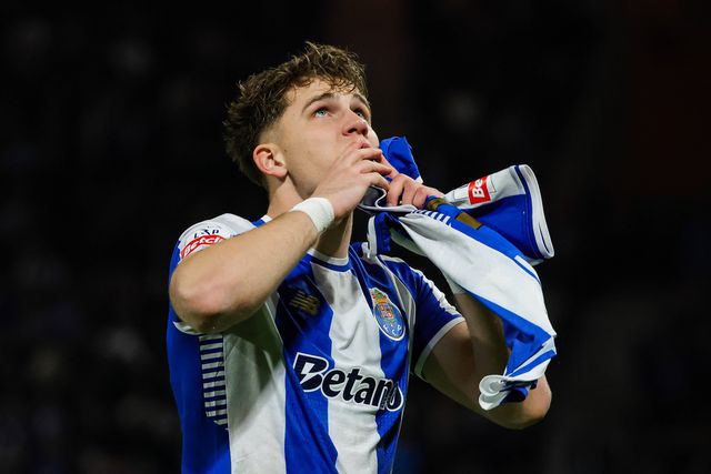 Cláusula de Pietuszewski não assusta tubarões, mas FC Porto já prepara renovação