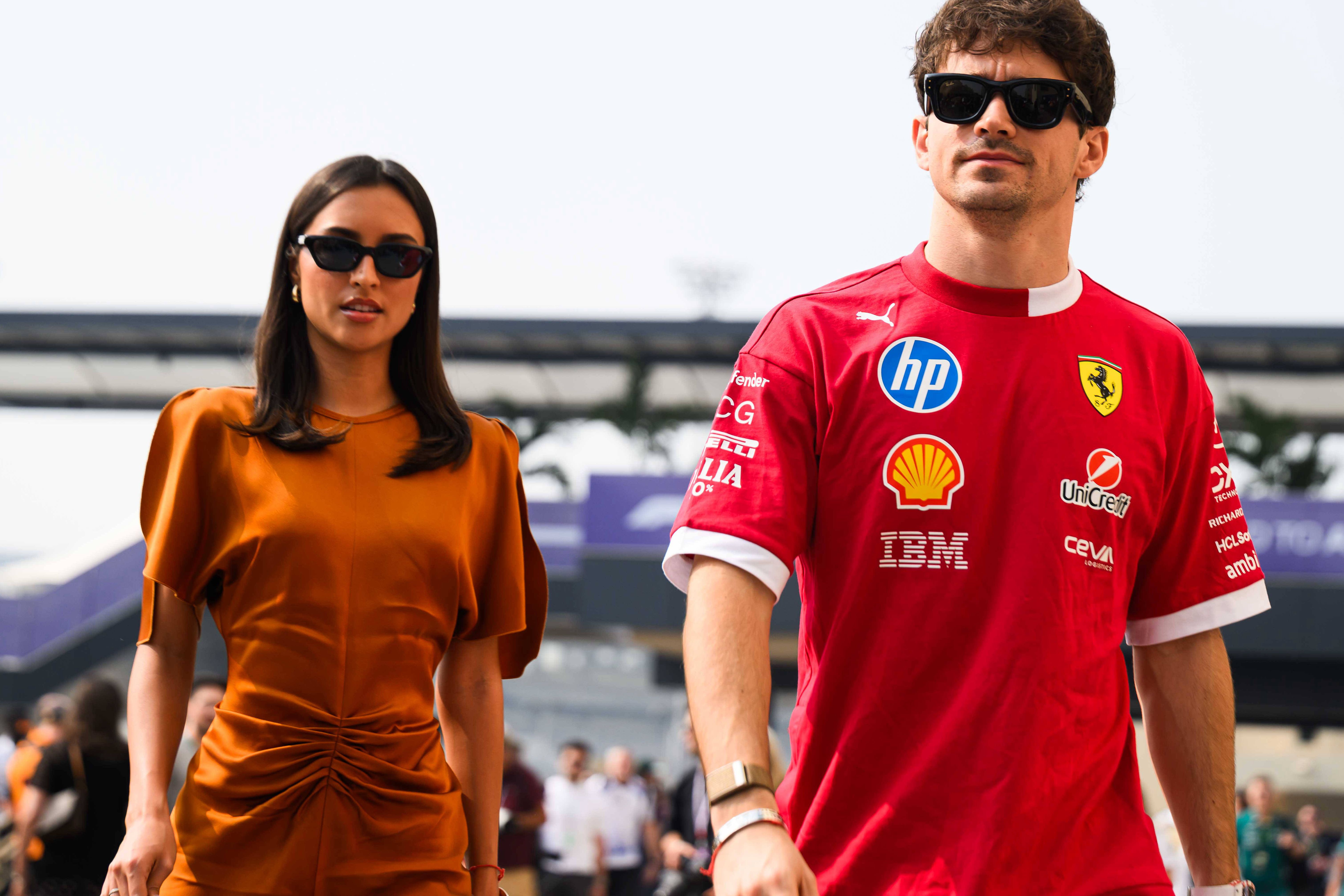 Depois de três anos de namoro, o piloto da Ferrari, Leclerc, casou-se. IMAGO