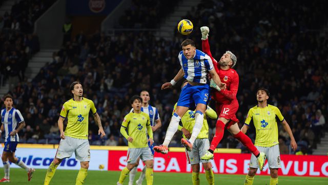 «Penálti não existe e comunicação do Benfica é tóxica»