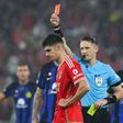 Oficial: VAR passa a poder rever segundos amarelos e pontapés de canto