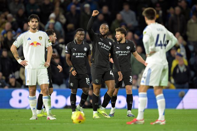 Semenyo decisivo e Manchester City soma mais três na perseguição ao Arsenal