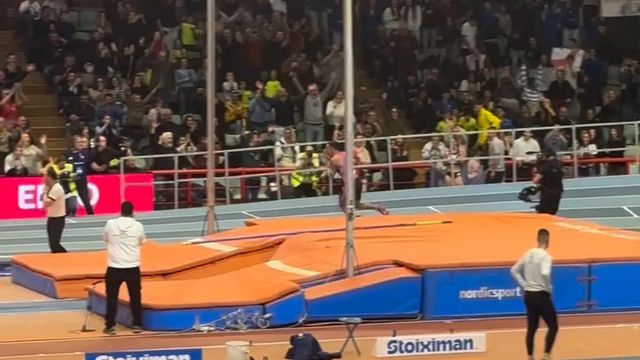 O salto que permitiu a Emmanouil Karalis tornar-se no segundo melhor da história no salto com vara