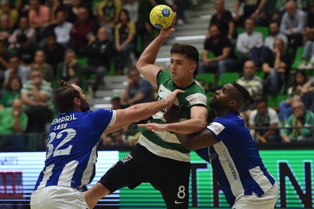 «Sporting favorito? FC Porto e Benfica também dependem apenas de si próprios»