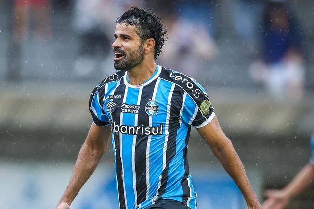 Diego Costa iguala estatística impressionante de Luis Suárez no Grêmio