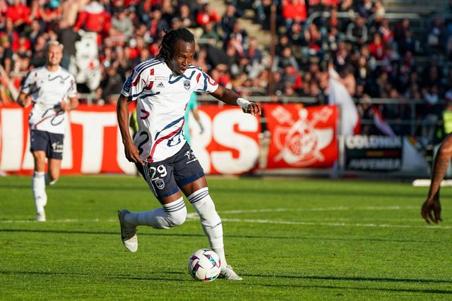 Elis já voltou para casa em Bordéus após ter estado em coma induzido