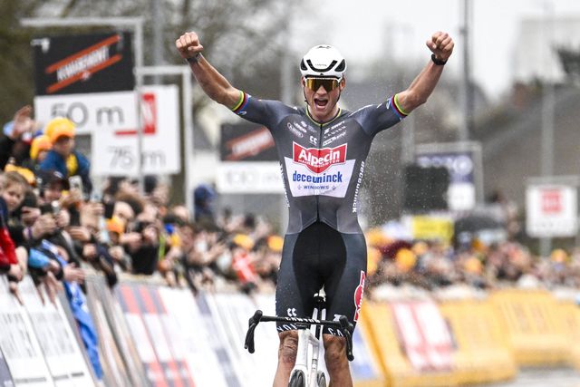 Exibição categórica de Mathieu van der Poel na Clássica E3